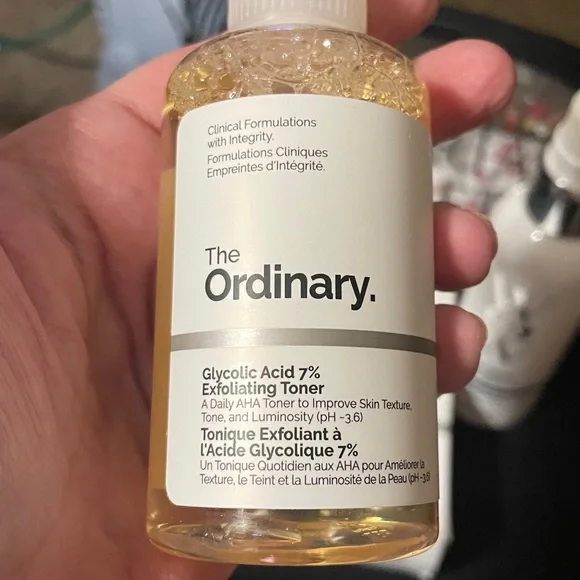 Victoria's Secret Sequin Bag with Skincare and skin and hair care - Picture 4 of 9